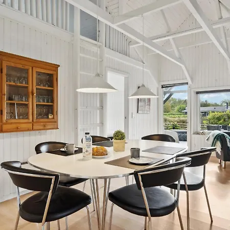 Cozy In With Kitchen Hemmet