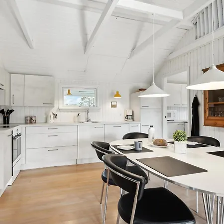 Cozy In With Kitchen Hemmet